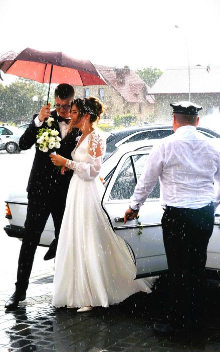 Prosta suknia ślubna