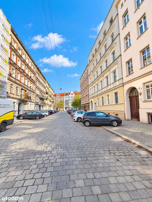 Na sprzedaż przestronne mieszkanie na Przedmieściu Oławskim