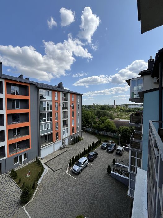 Новобудова на Руській, Сонячне містечко