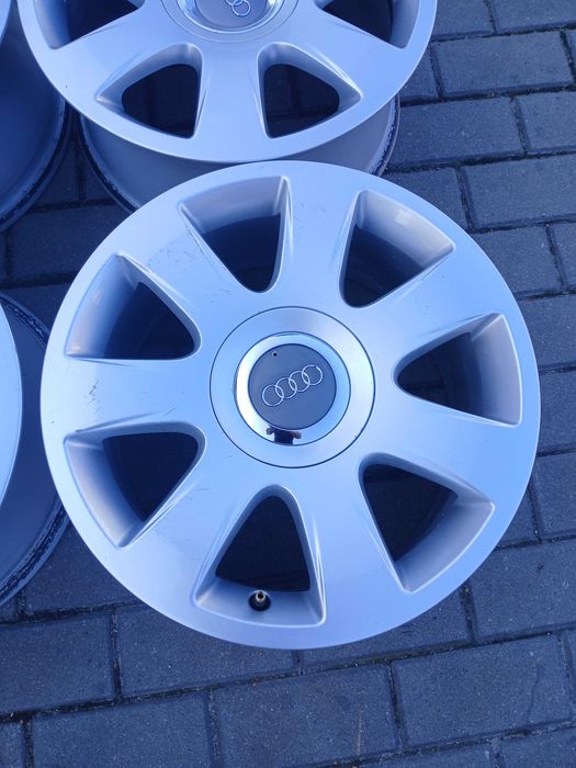 Felgi aluminiowe Audi 7j16 et 42 5x112 ch 57,1 A4 A3 itp VW