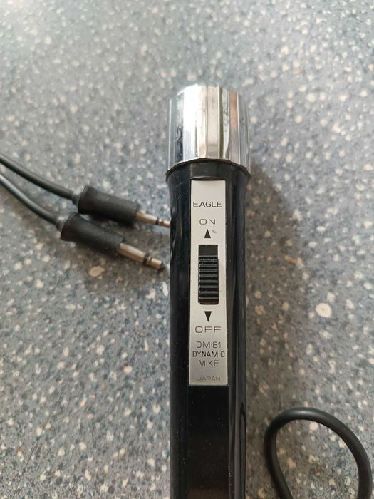 Microfone antigo usado