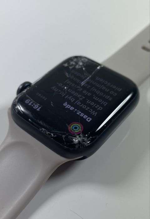 Apple Watch SE 40mm A2351 Alu Midnight GPS  MKQ13WB/A uszkodzona szybka