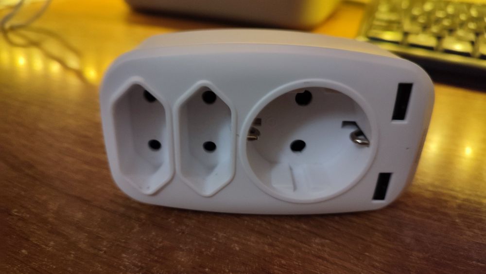 Rozgałęźnik 230V z ładowarką usb 5V