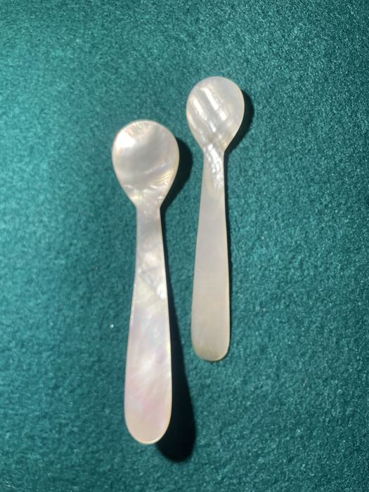 Colheres de madreperola para caviar