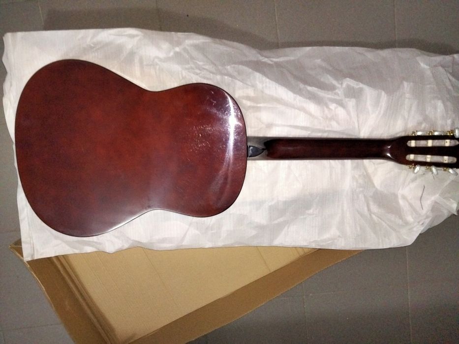 Guitarra clássica nova