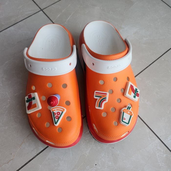 Продам crocs. M5W7.