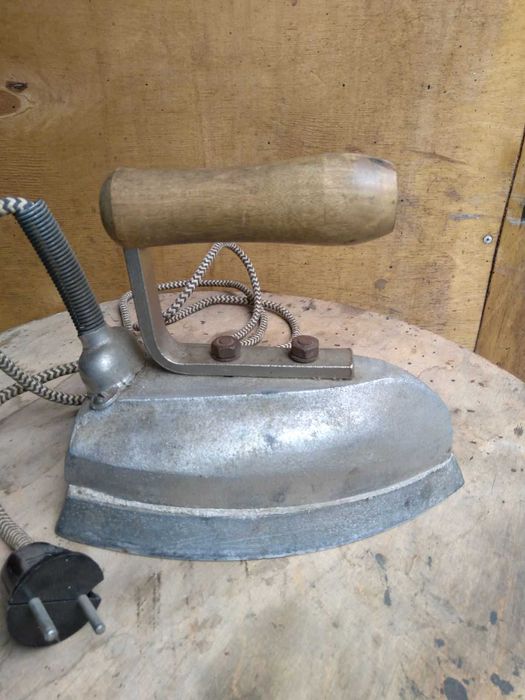 Утюг электричекий