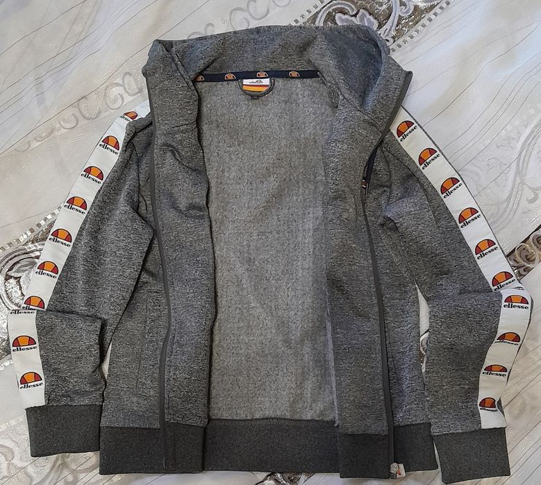 Спортивна кофта Ellesse