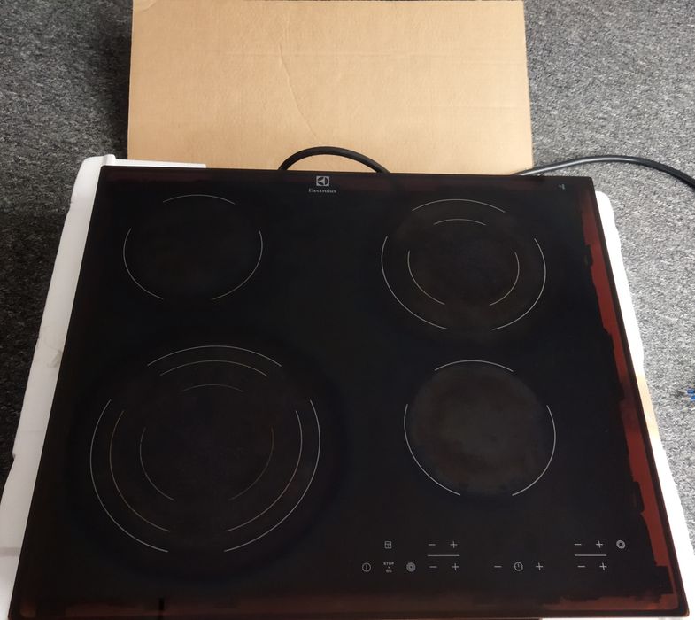 Płyta indukcyjna Electrolux w dobrym stanie 4 pola power 230 V 400V
