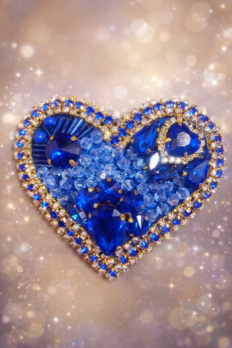 Брошка.  Для тих кого цінують.