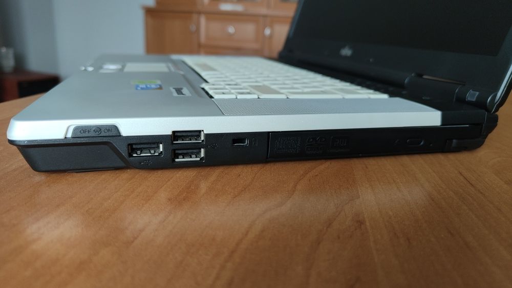 Sprzedam laptopa Fujitsu lifebook e780