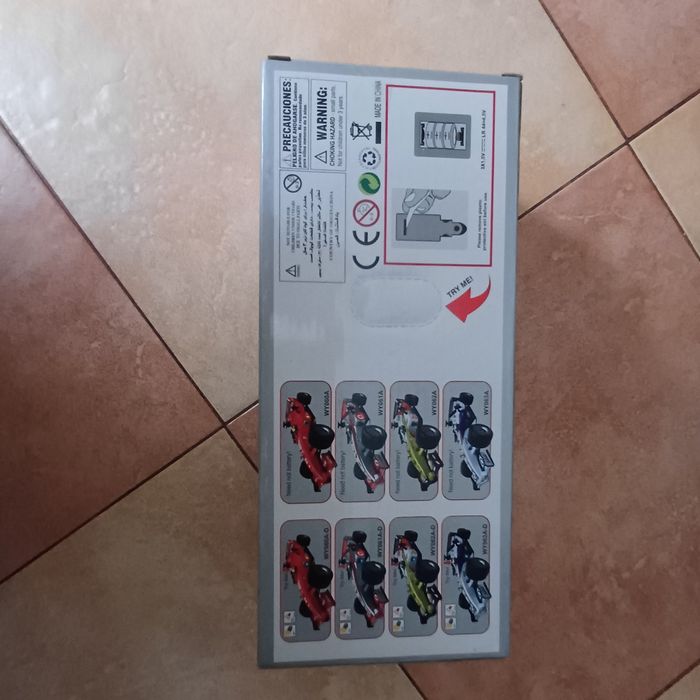 wyścigówka F1 w skali 1:18, WENYI, nowa