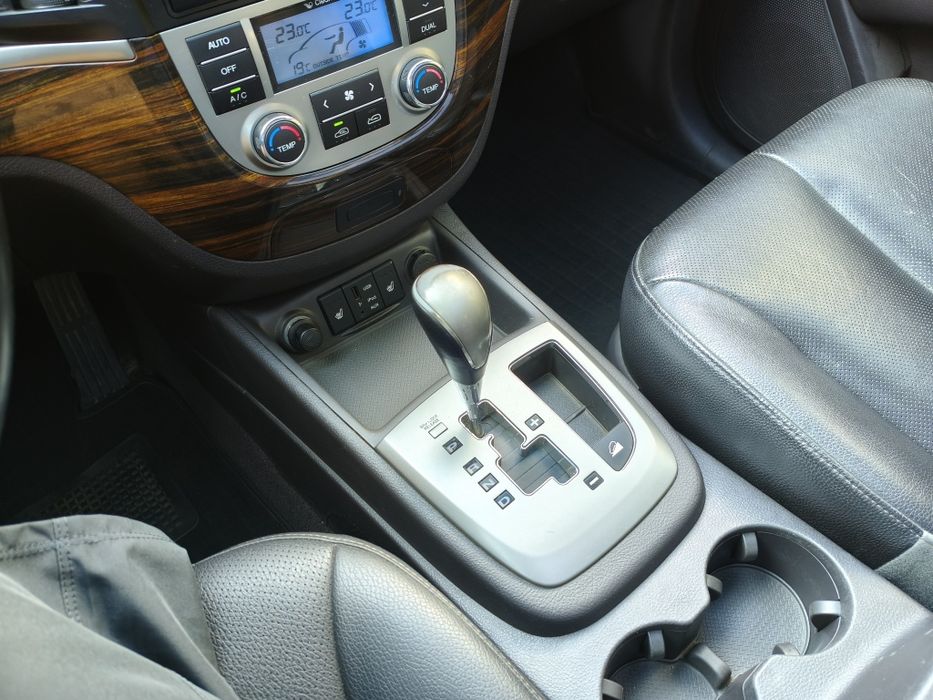 Hyundai Santa FE 2011 VIN KMHSH81BDCU827678 фото оголошення 13 з 24