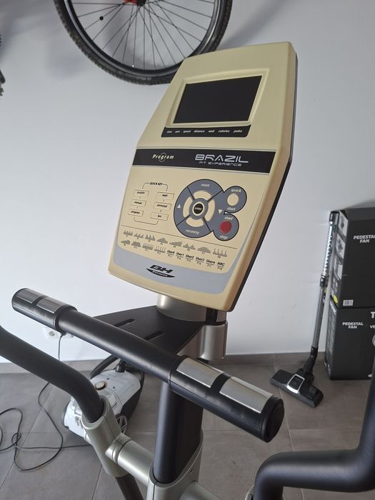 Eliptica BH Fitness Brazil