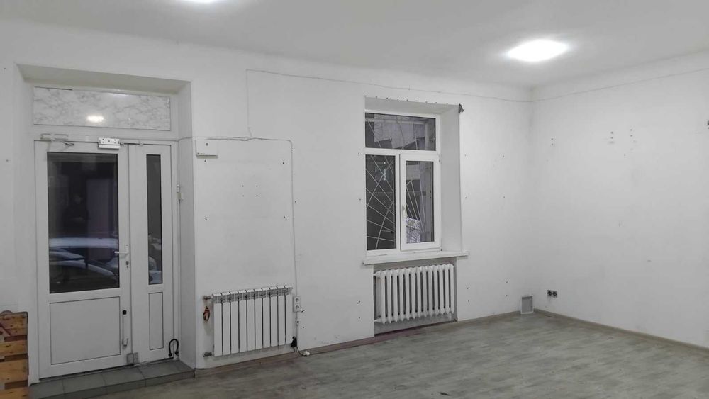Окреме приміщення вільного призначення біля РАЦСу (п3)