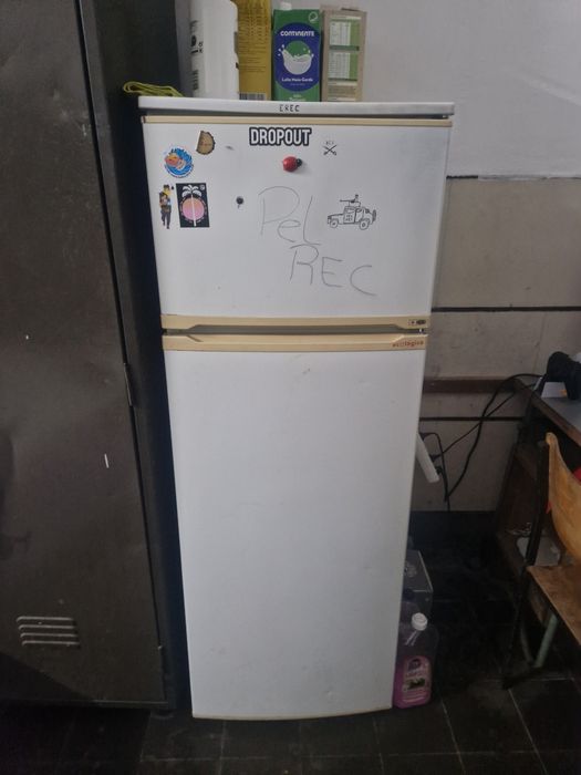 Frigorifico pequeno, a funcionar muito bem
