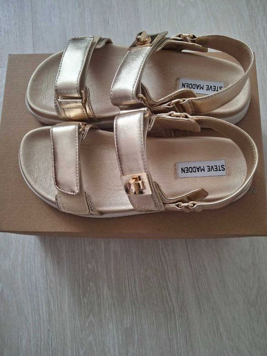 Сандалі Steve Madden