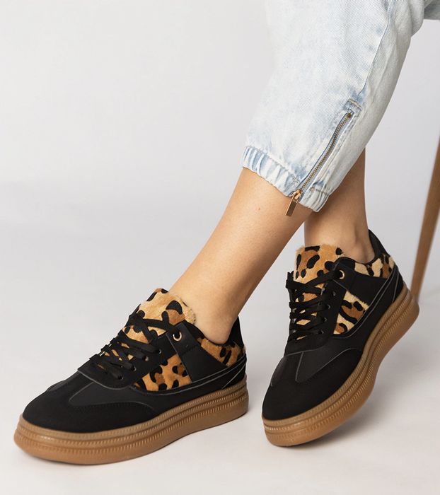 Czarne sneakersy z panterkowym dodatkiem Meril