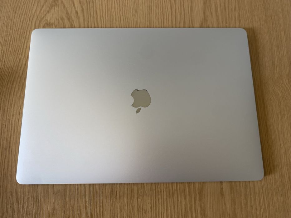 Apple MacBook Pro 16 (2019)i7/16/512 Гб radeon Pro 5300 4Gb Ідеал