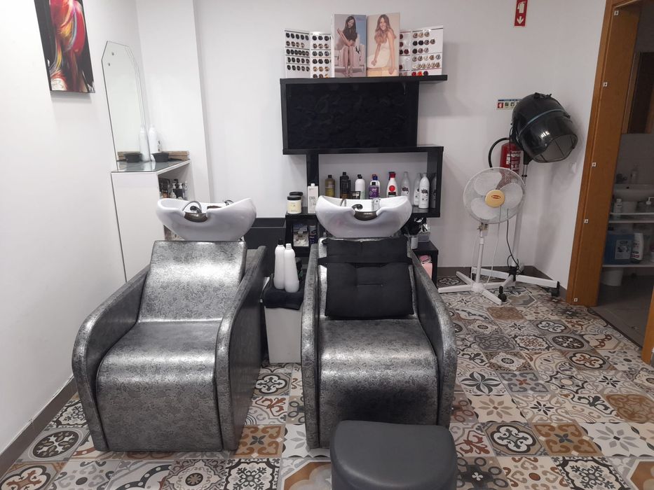 Trespasso Salão de Cabeleireiros na linha de Cascais/Parede