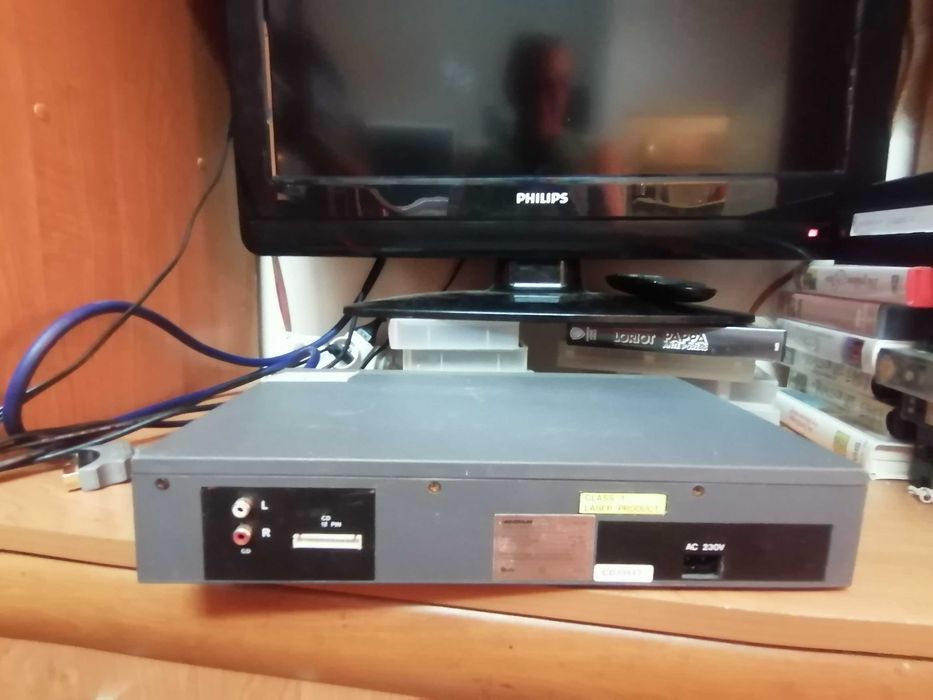 Odtwarzacz CD Universum CD 1035