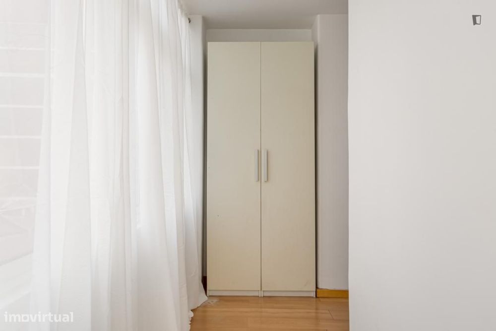 Quarto - localizado em Picoas Lisbon