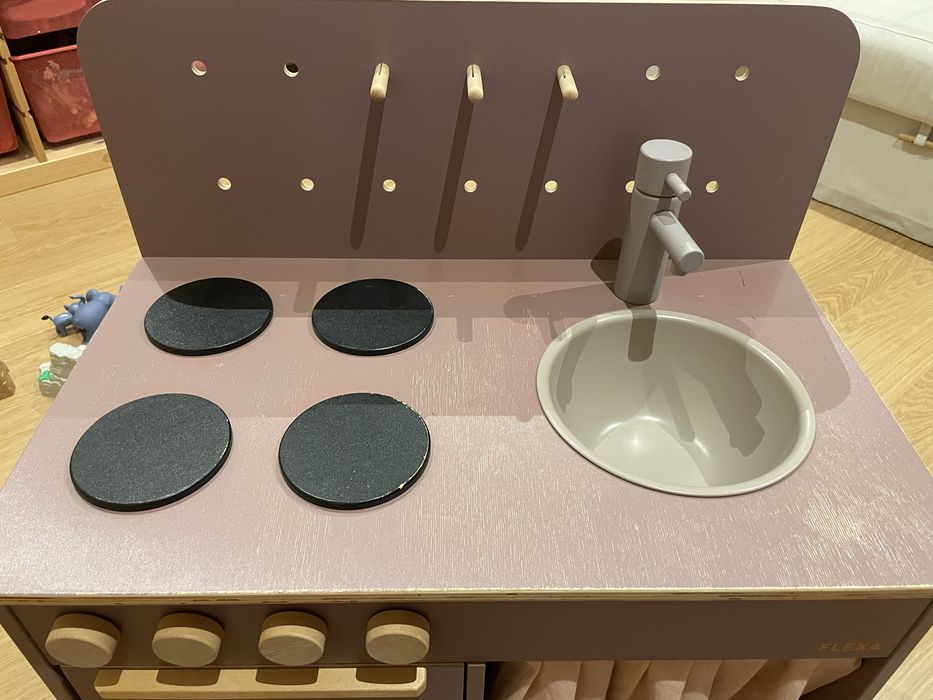 Cozinha de brincar rosa velho