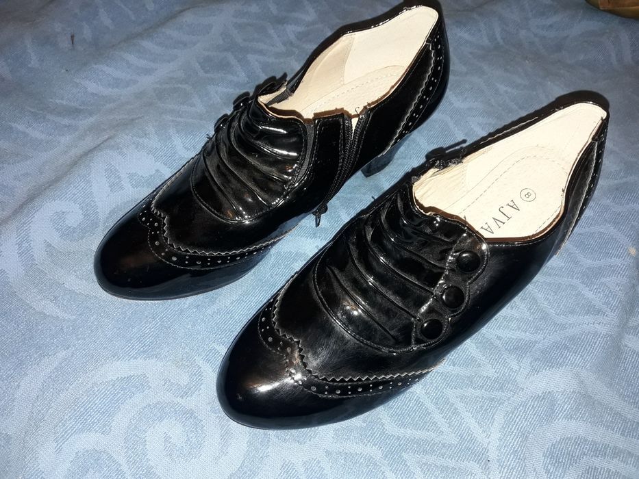 Туфли лаковые на каблуке 42 Agvani