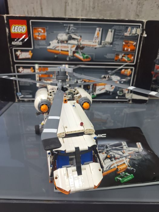 Продам Lego 42052