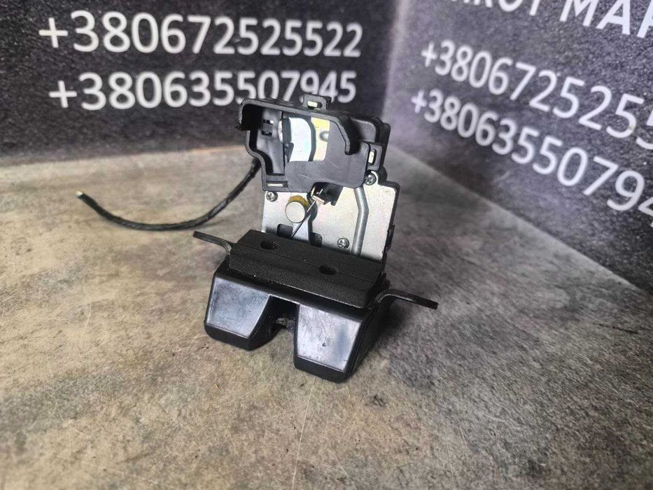 Замок кришки багажника ляди Kia Spotrage SL 2010-2015  81230-3w000