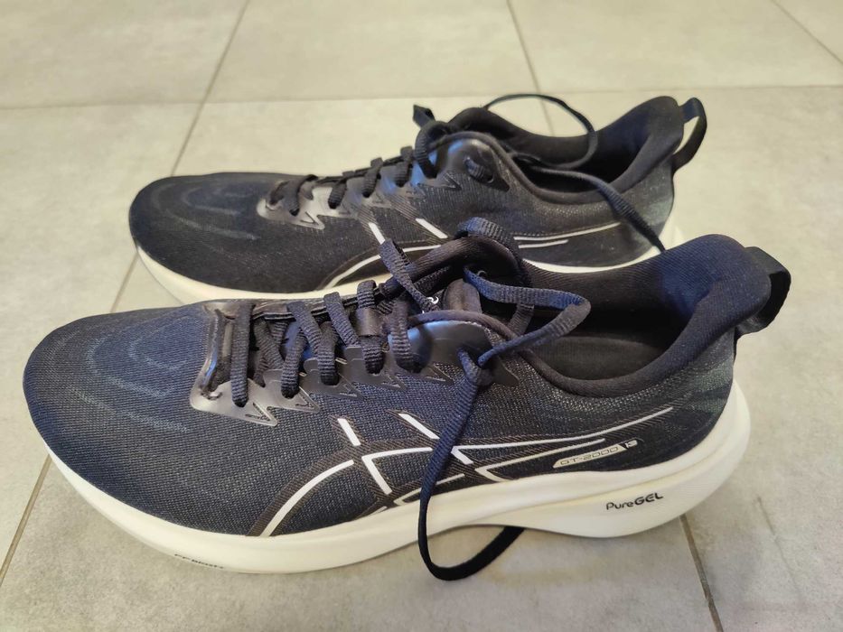 Asics GT-2000 13, stan bardzo dobry, przebieg tylko 100 km, rozmiar 44