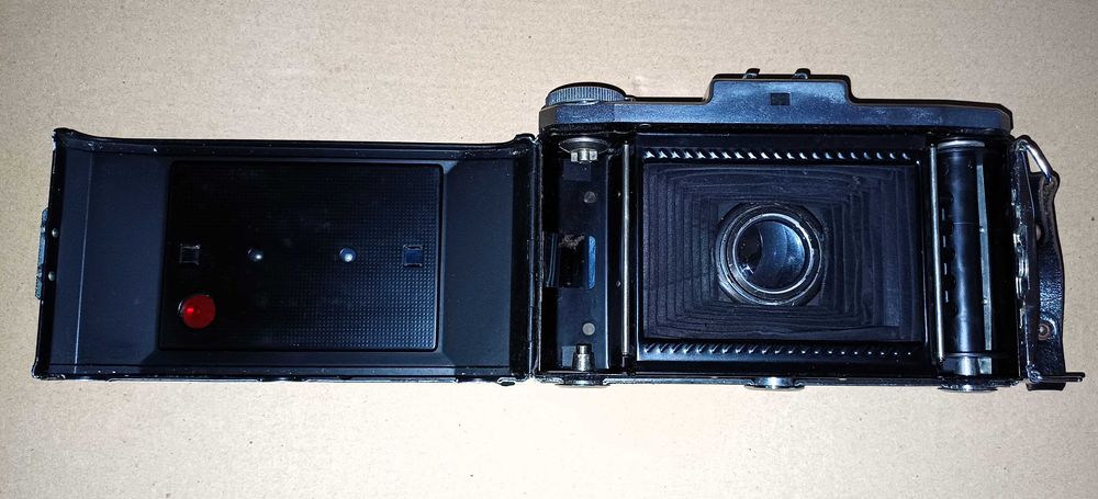 Zeiss Ikon Nettar 518/2 – Câmara Analógica Vintage (com estojo)