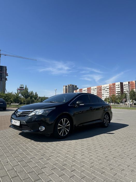 Продам автомобіль Toyota Avensis 2012р газ/бензин