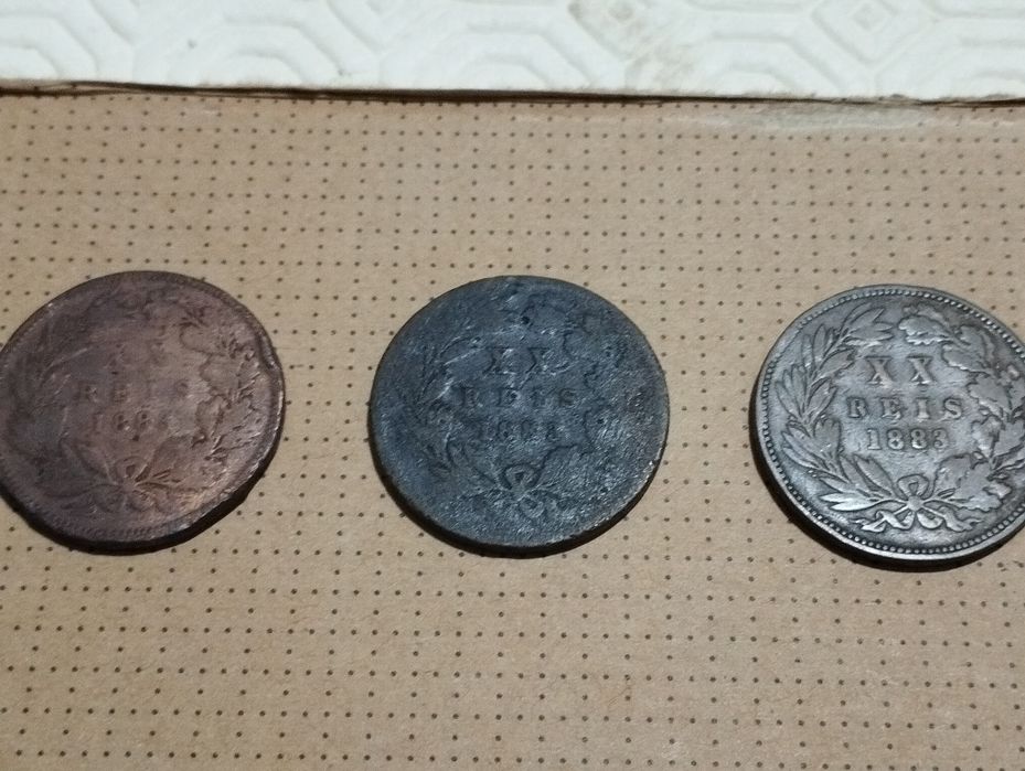 Lote de 3 moedas de XX Reis de 1883