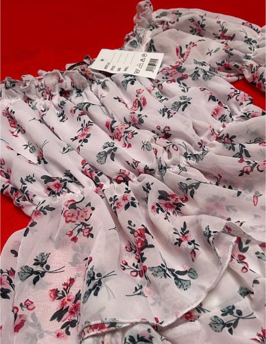 Новий костюм, є бірка