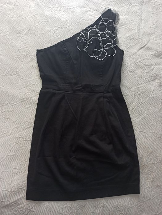 Elegancka sukienka mała czarna Asos rozmiar 36