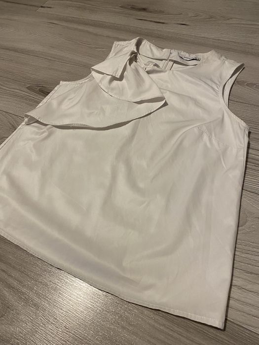 Biała, elegancka bluzka