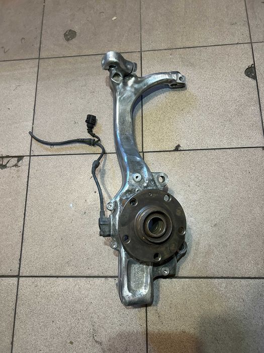 Zwrotnica piasta lewy przód audi a4 b6 b7