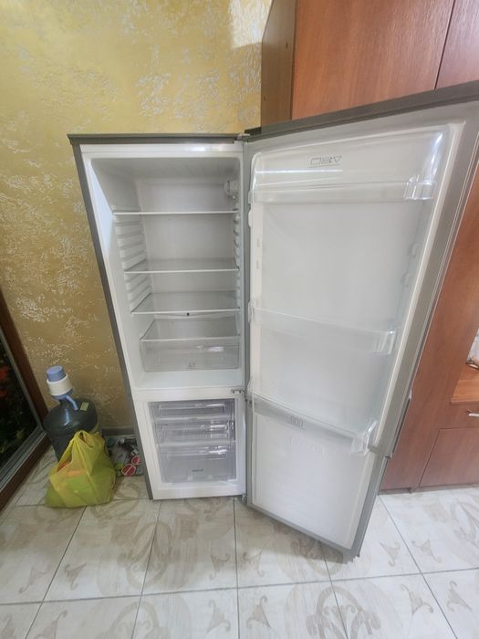 Холодильник Електролюкс