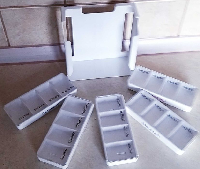 Градусник медицинский с Таблетницей на неделю/ каждый день