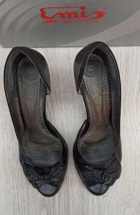 Buty na obcasie Emis