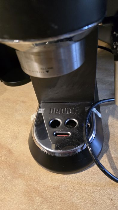 EKSPRES DeLonghi kolbowy