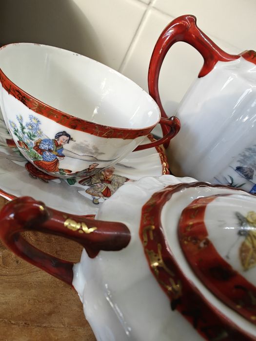 Japoński porcelanowy serwis kawowy