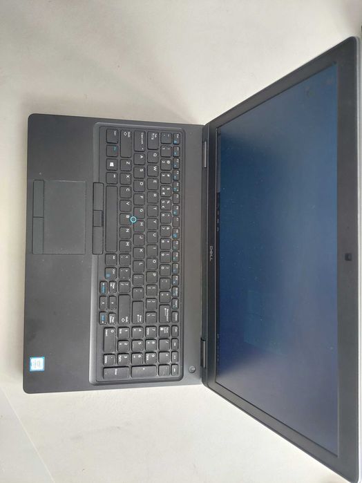 Laptop Dell Latitude 5590