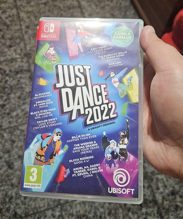 Nintendo Switch V2 com Dock + Comando + 2 Jogos