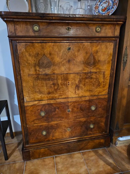 Secretária à abattant Luís Filipe, pela melhor oferta