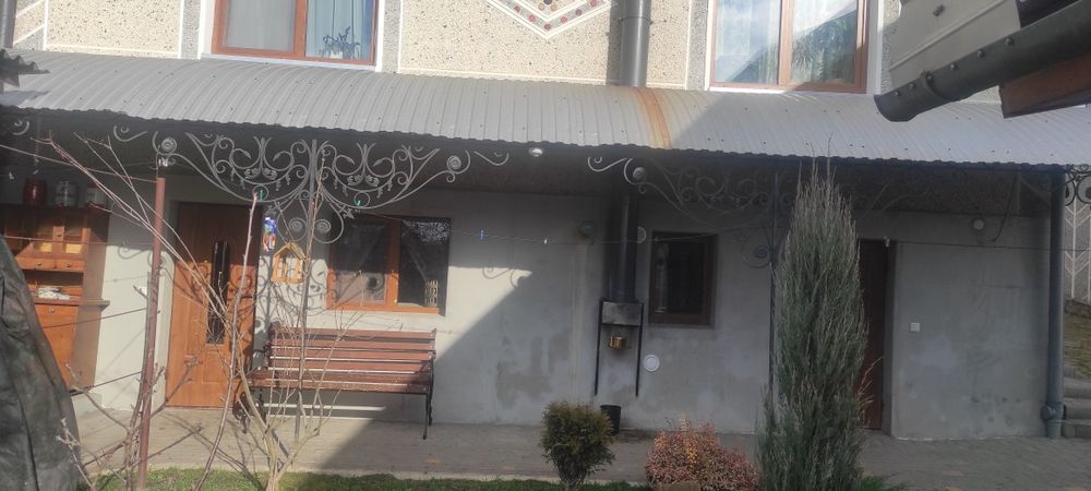 Дашок з елементами ковки
