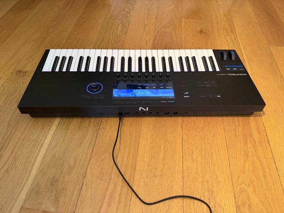 Native Instruments Kontrol S49 MK3 - Como Novo (só usado em casa)