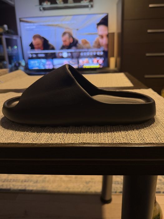 Klapki adidas Yeezy Slide Onyx 42/43