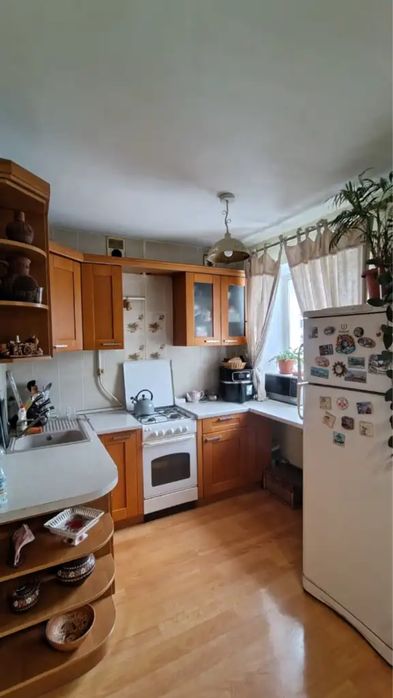 Продам 3-к квартиру с ремонтом Левый берег проспект Слобожанский